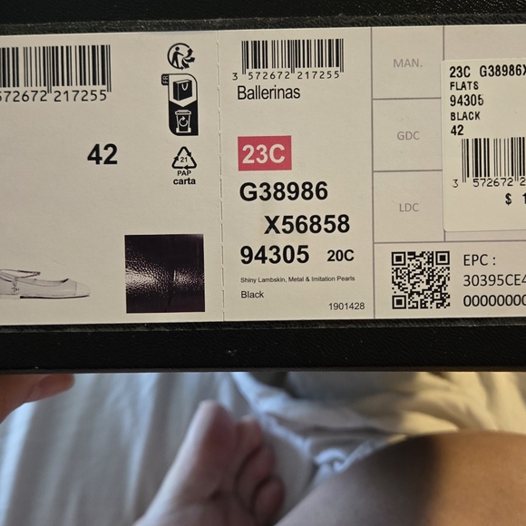 EUC CHANEL Black Glazed Calfskin Ballet Flats with Pearls/Charms Anklet Size 42 - Picture 4 of 9